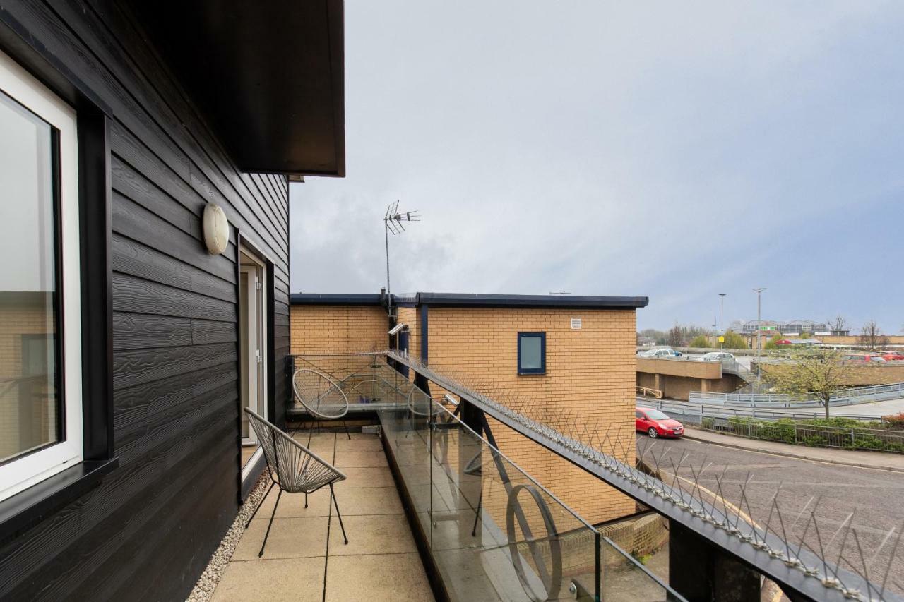 Velvet 2-Bedroom Apartment, Brewery Road, Hoddesdon Extérieur photo