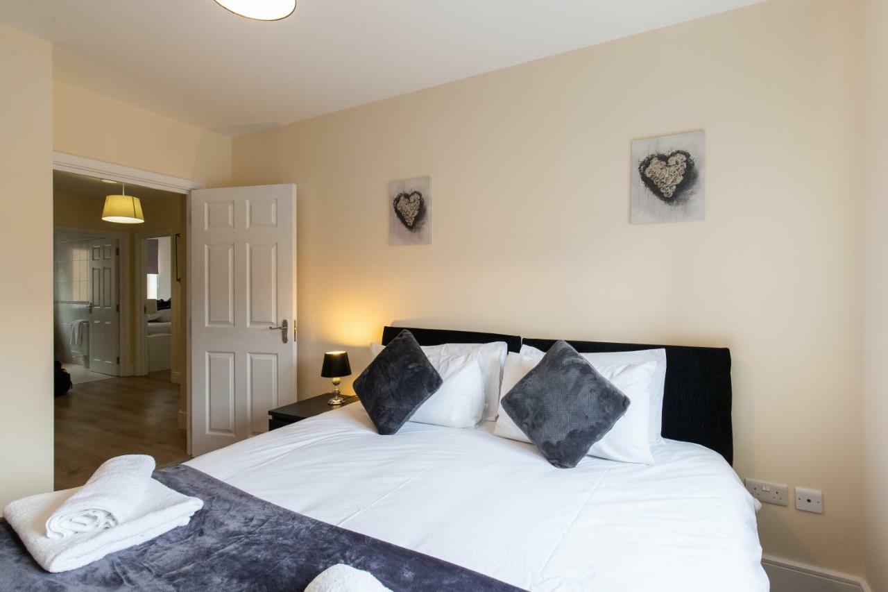 Velvet 2-Bedroom Apartment, Brewery Road, Hoddesdon Extérieur photo