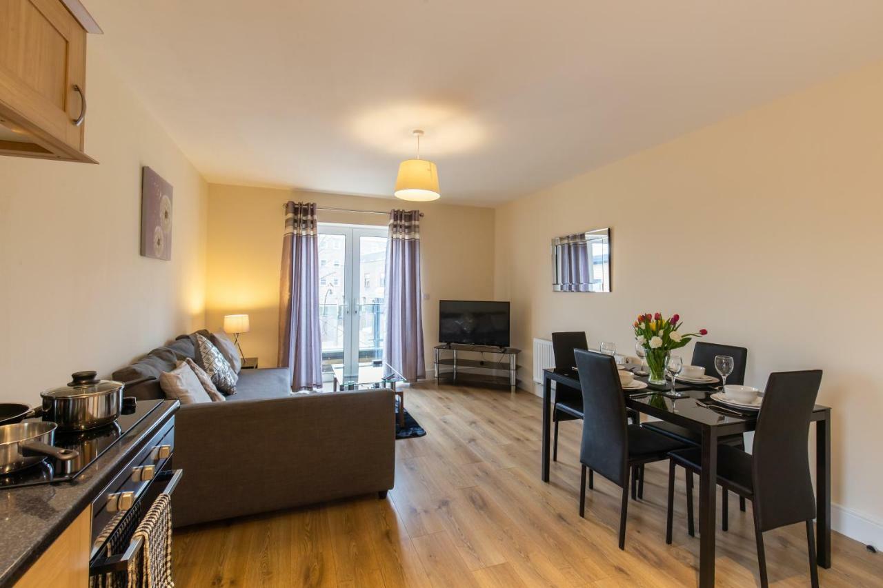 Velvet 2-Bedroom Apartment, Brewery Road, Hoddesdon Extérieur photo